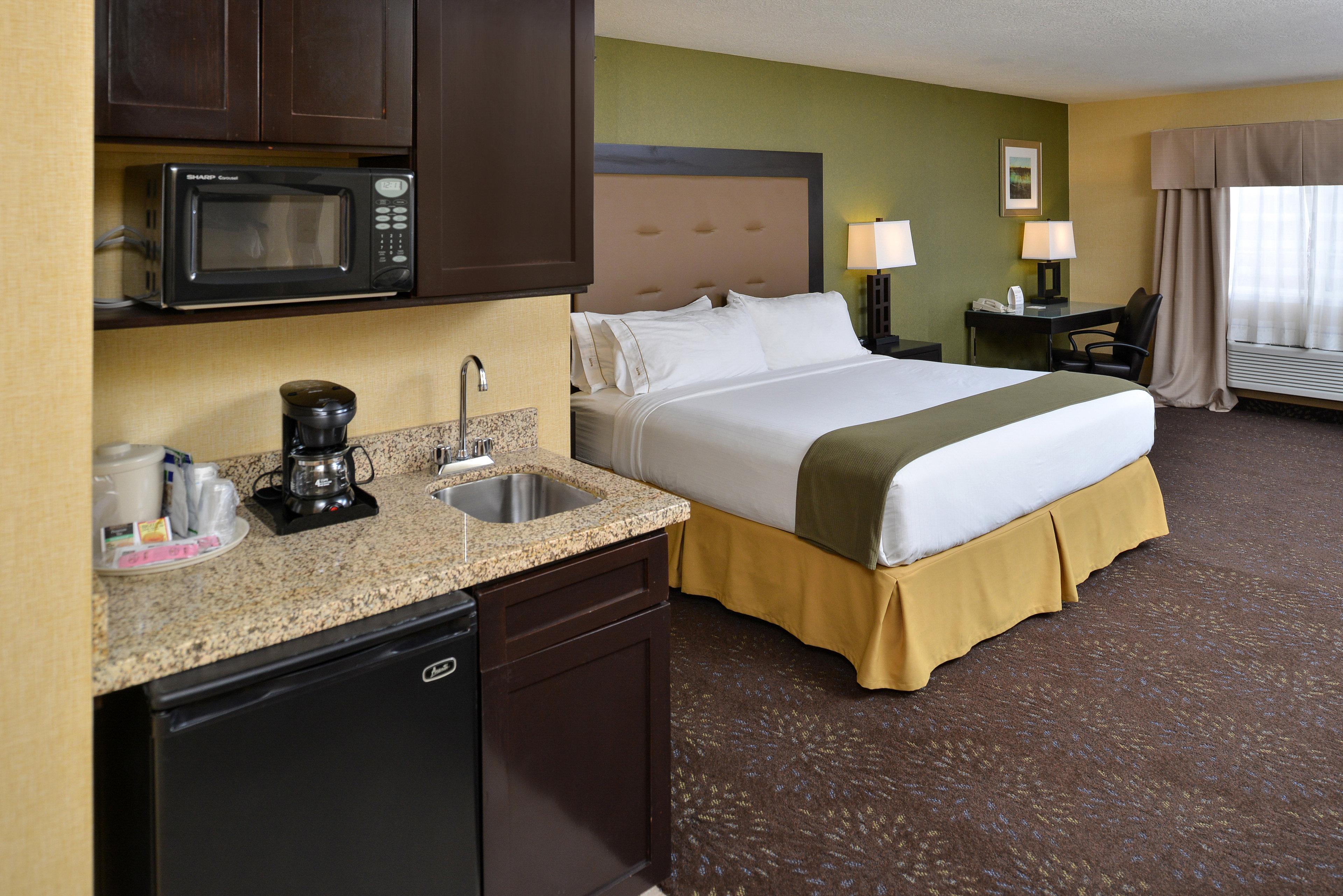 Holiday Inn Express Hotel & Suites Charlotte By Ihg Exterior foto
