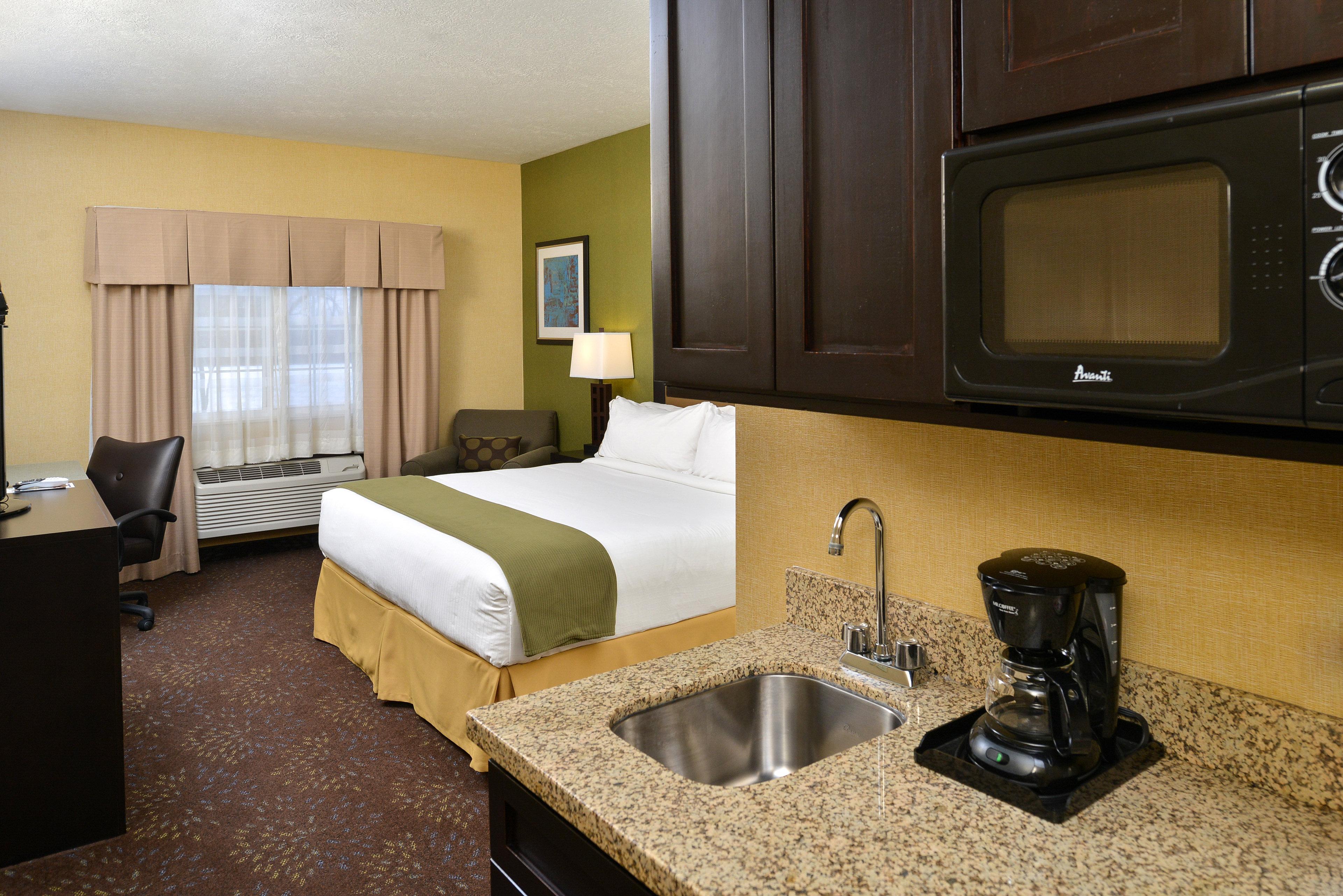 Holiday Inn Express Hotel & Suites Charlotte By Ihg Exterior foto