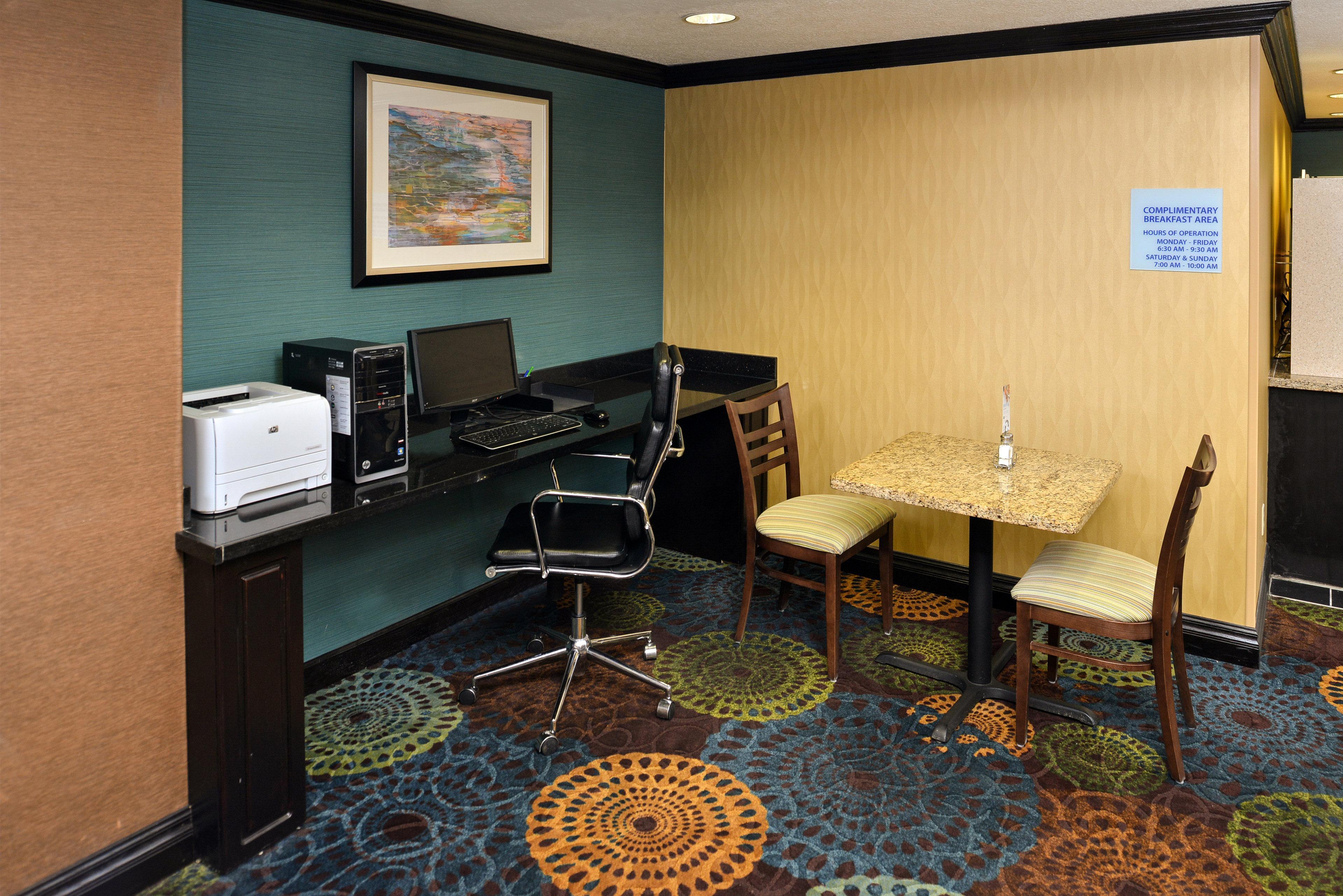 Holiday Inn Express Hotel & Suites Charlotte By Ihg Exterior foto