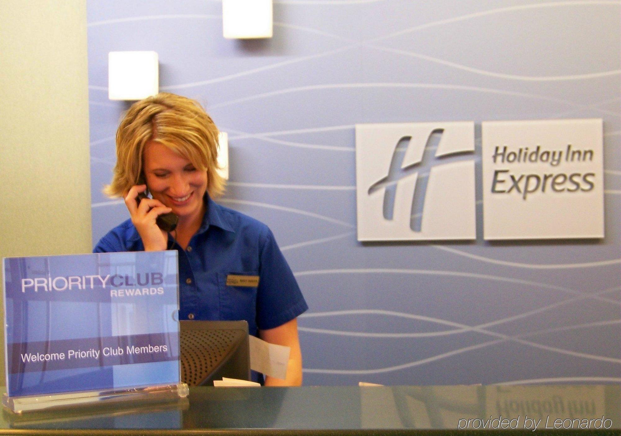 Holiday Inn Express Hotel & Suites Charlotte By Ihg Exterior foto