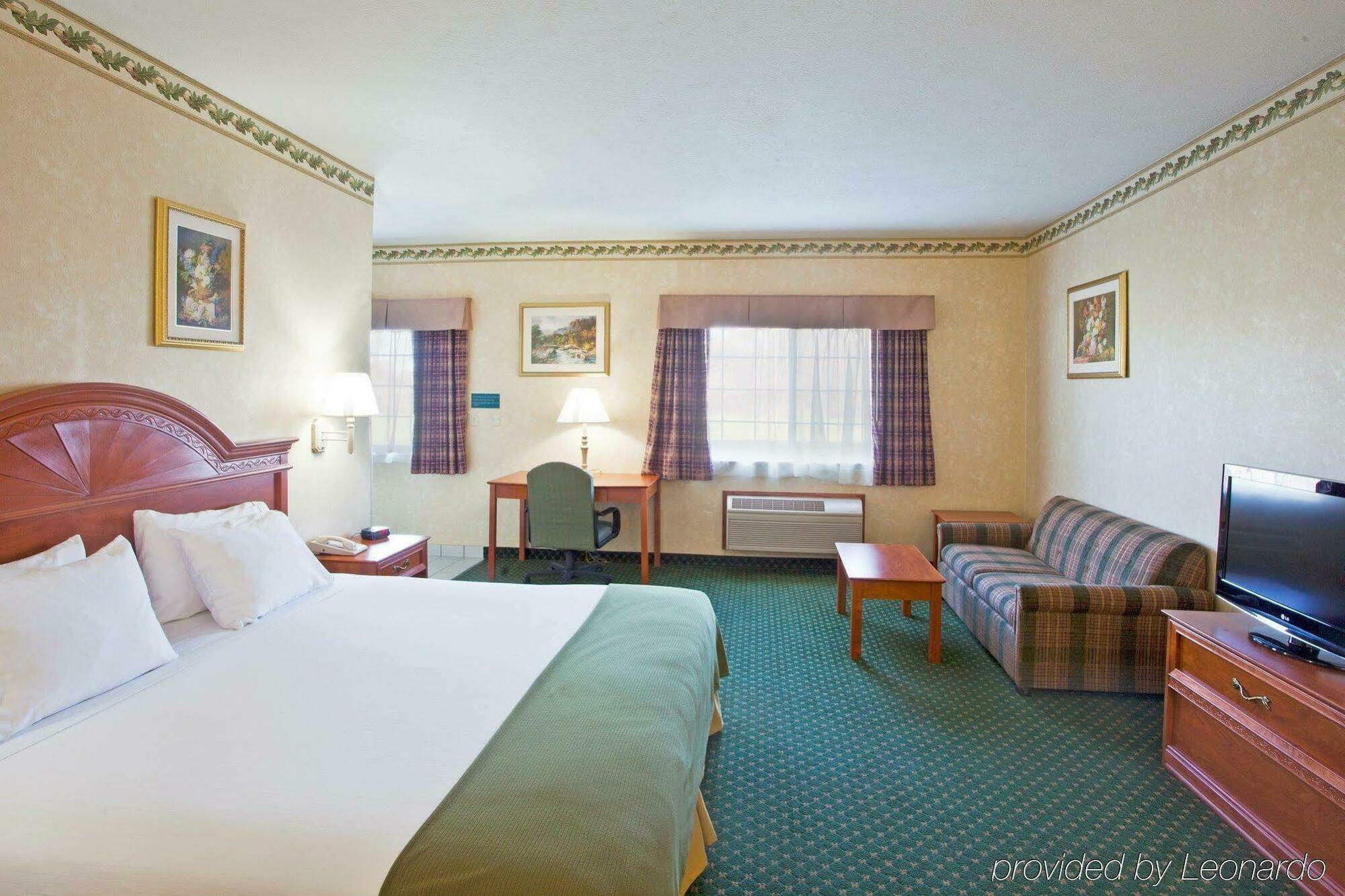 Holiday Inn Express Hotel & Suites Charlotte By Ihg Exterior foto